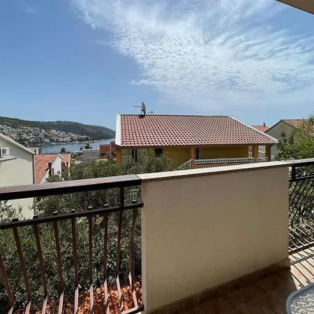 With Parking Space Businci, Ciovo - 25931 Apartman *